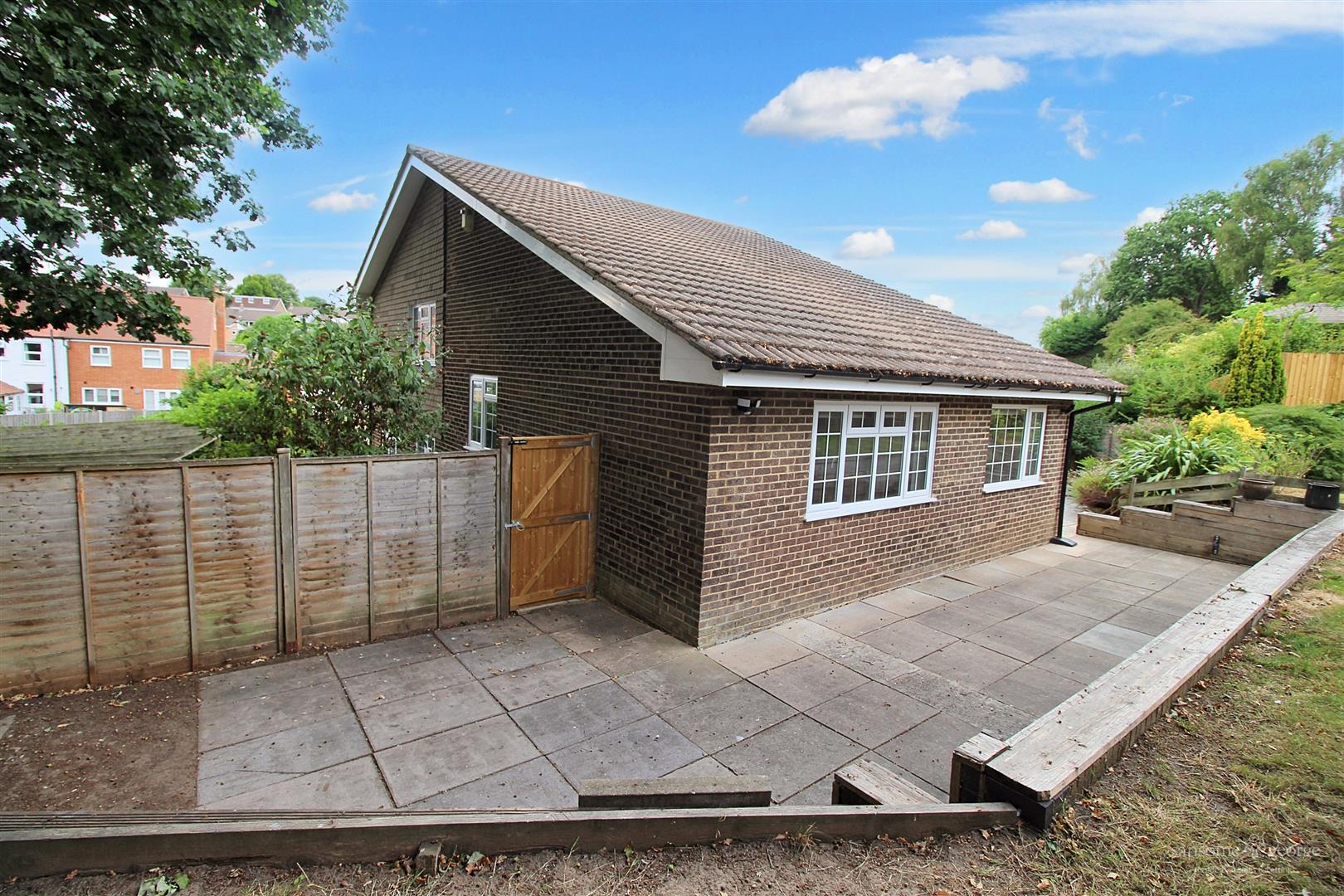 Lower Elmstone Drive, Tilehurst, Reading